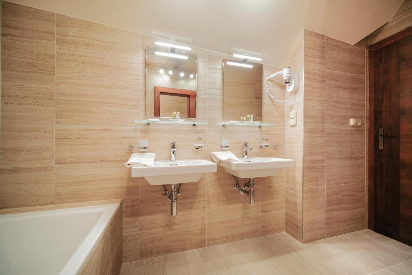 Hotel Fortna Хрудим Номер фото