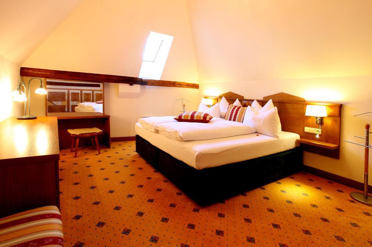 Hotel Fortna Хрудим Экстерьер фото