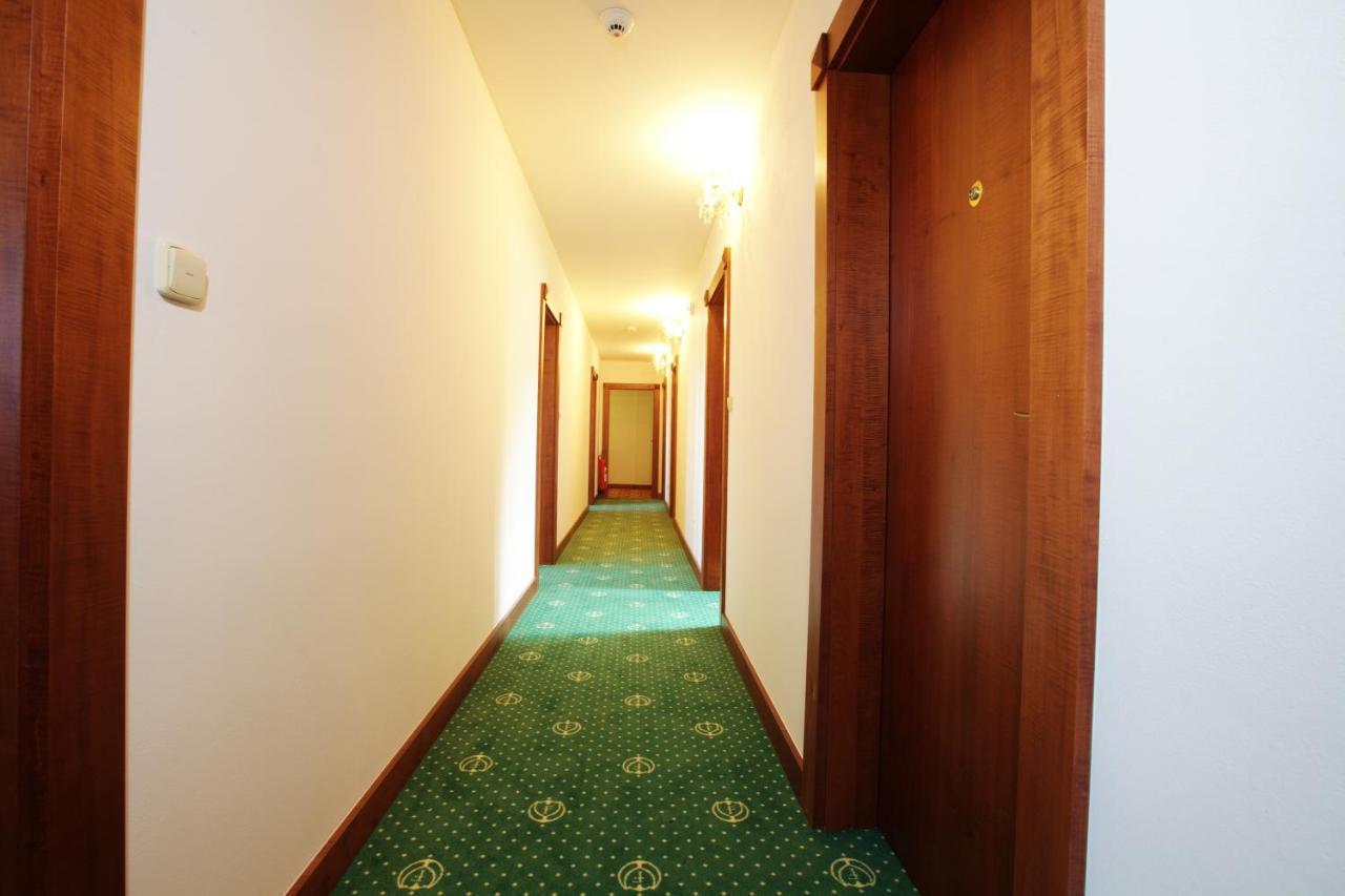 Hotel Fortna Хрудим Экстерьер фото