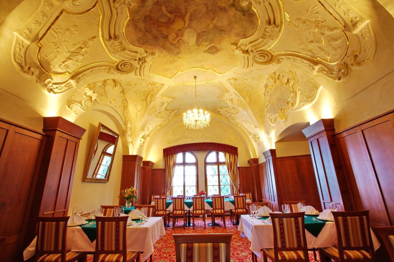 Hotel Fortna Хрудим Экстерьер фото