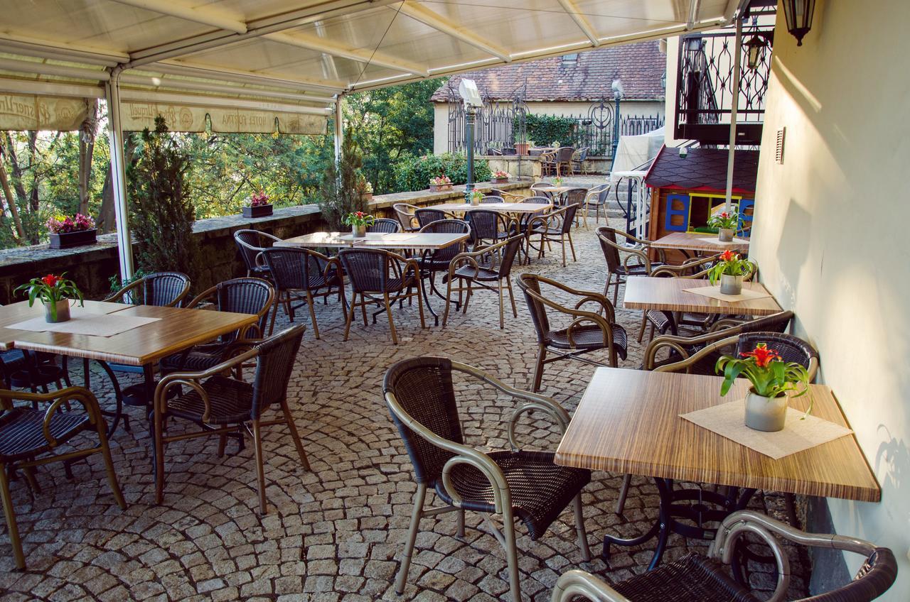 Hotel Fortna Хрудим Экстерьер фото